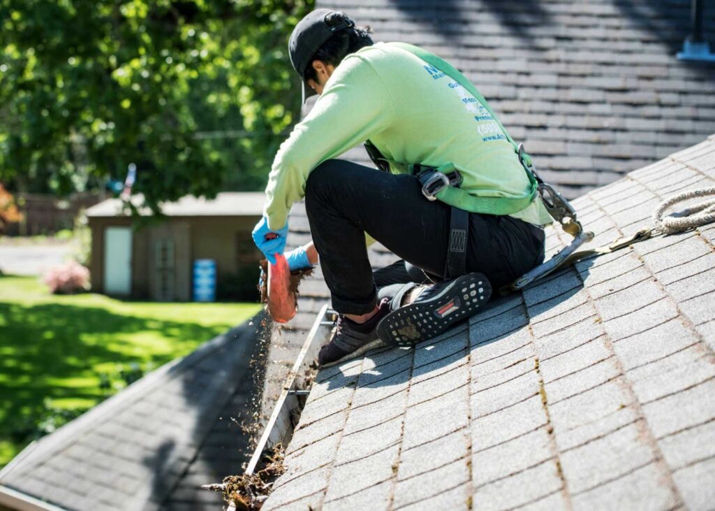 Trust Naperville Gutters Pros for top-quality gutter care! Shield your home from rain damage with expert installation