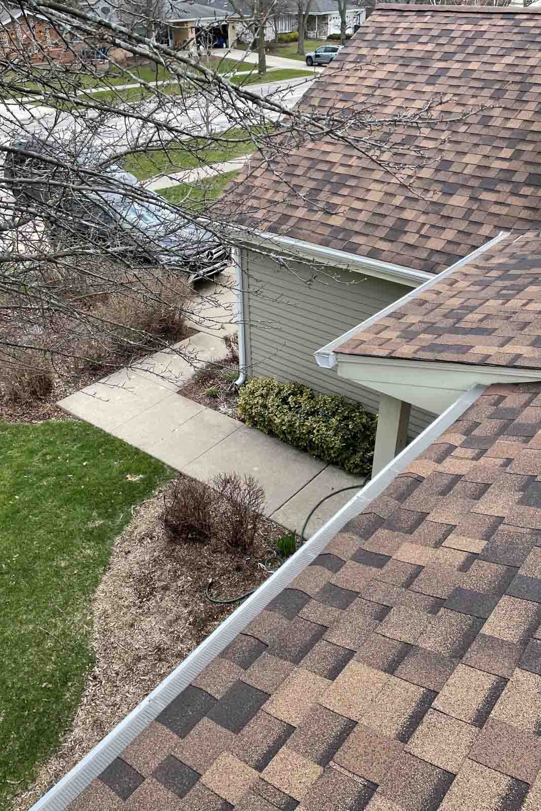 gutter guard Aurora Bolingbrook IL tree area protection